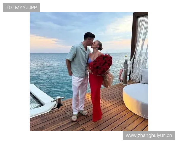 莱万训练完回家还要给老婆做饭？