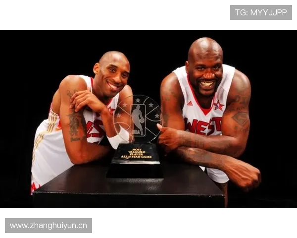 科比凌晨四点的豪宅车库，停着七辆超跑却只穿一件旧T恤出门