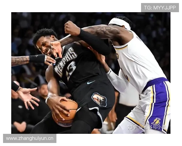 布泽尔季后赛内线强攻提升得分效率拉开球队锋线差距